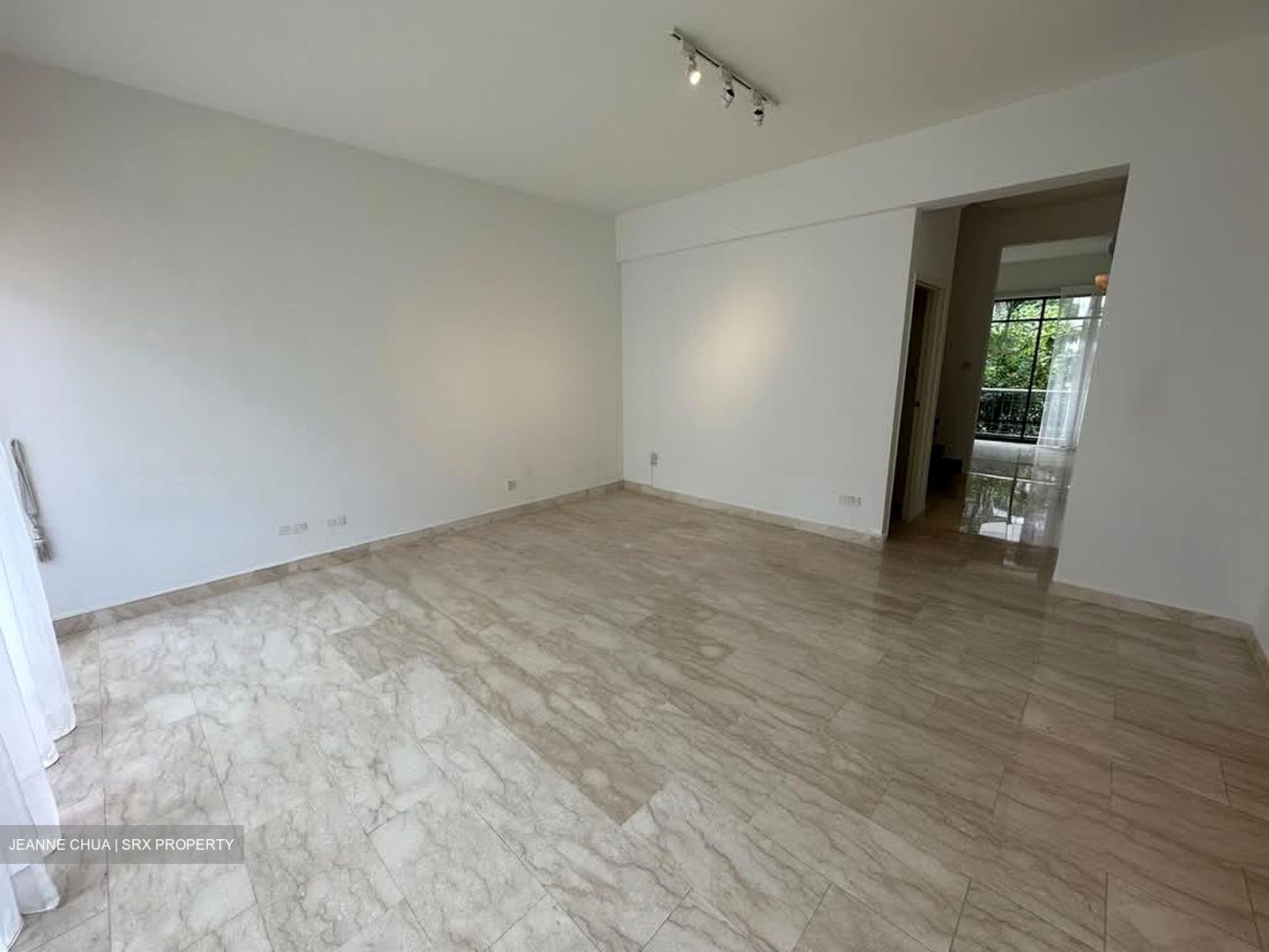 Brentwood (D9), Terrace #596423741